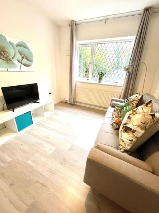 Serene And Cozy 1-Bedroom House With Parking CBG Eksteriør billede