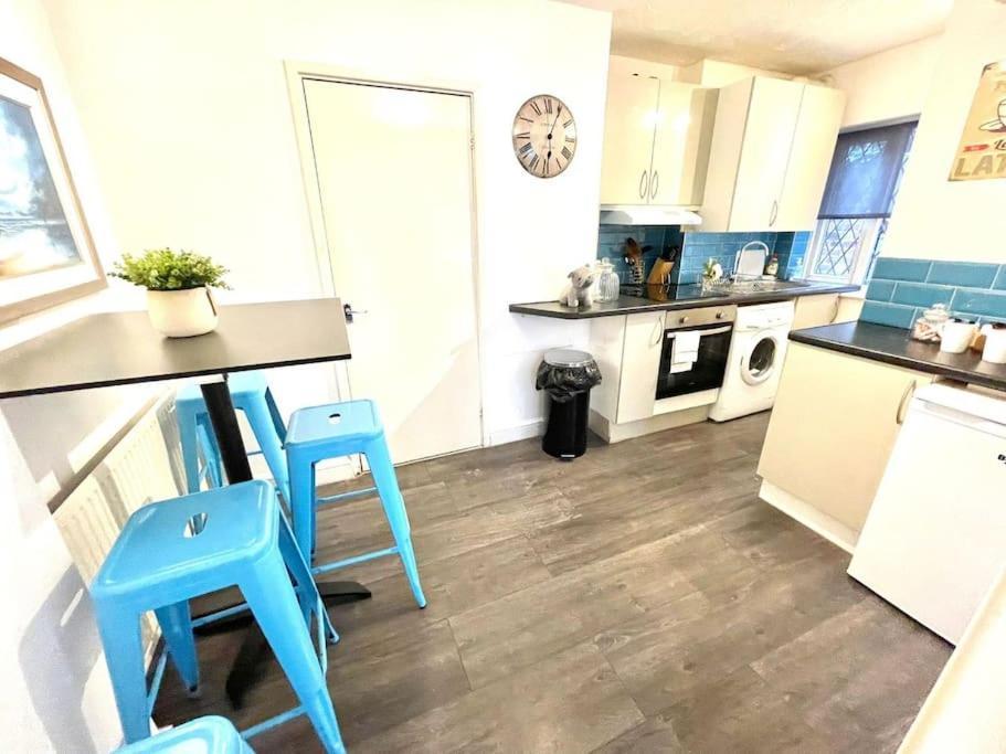 Serene And Cozy 1-Bedroom House With Parking CBG Eksteriør billede